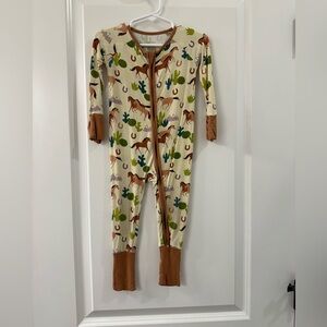 Little Sleepies zippy. Size 6-12 month.